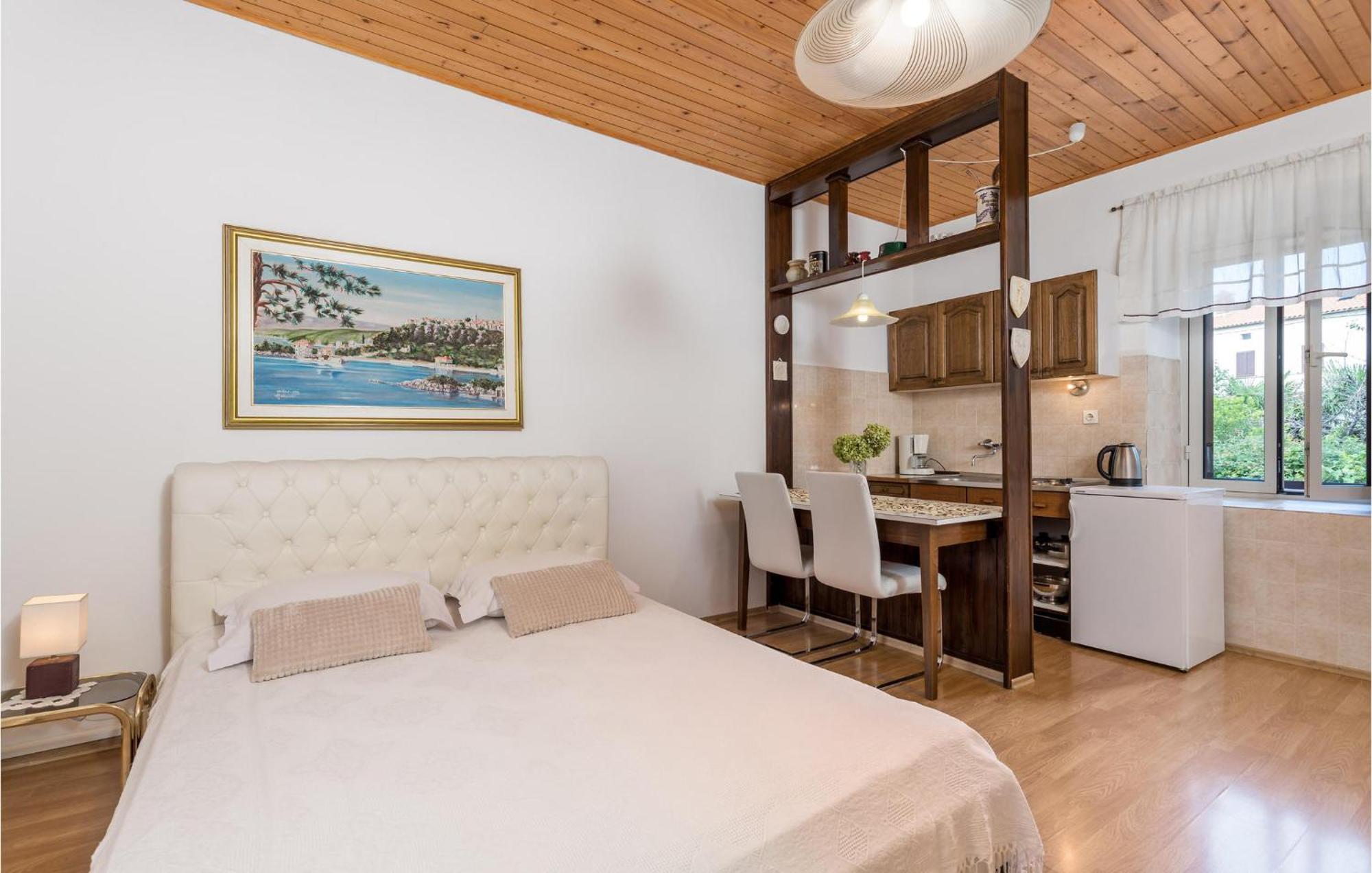 Beautiful Apartment In Omisalj With Kitchen Luaran gambar